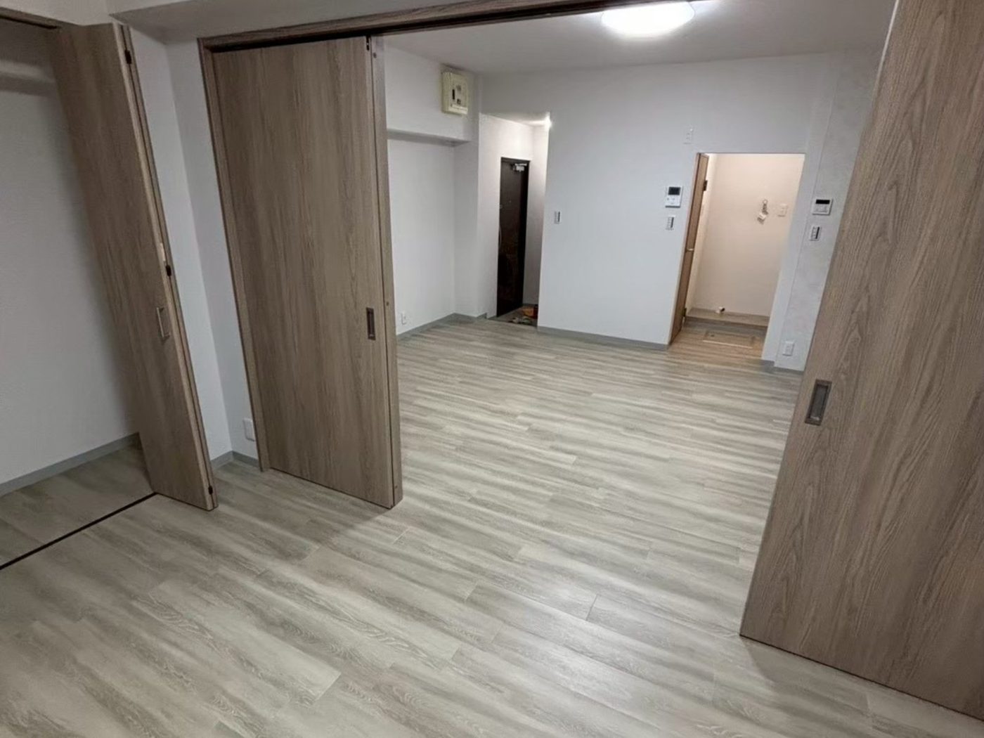 工事後・引き戸から奥の部屋へ