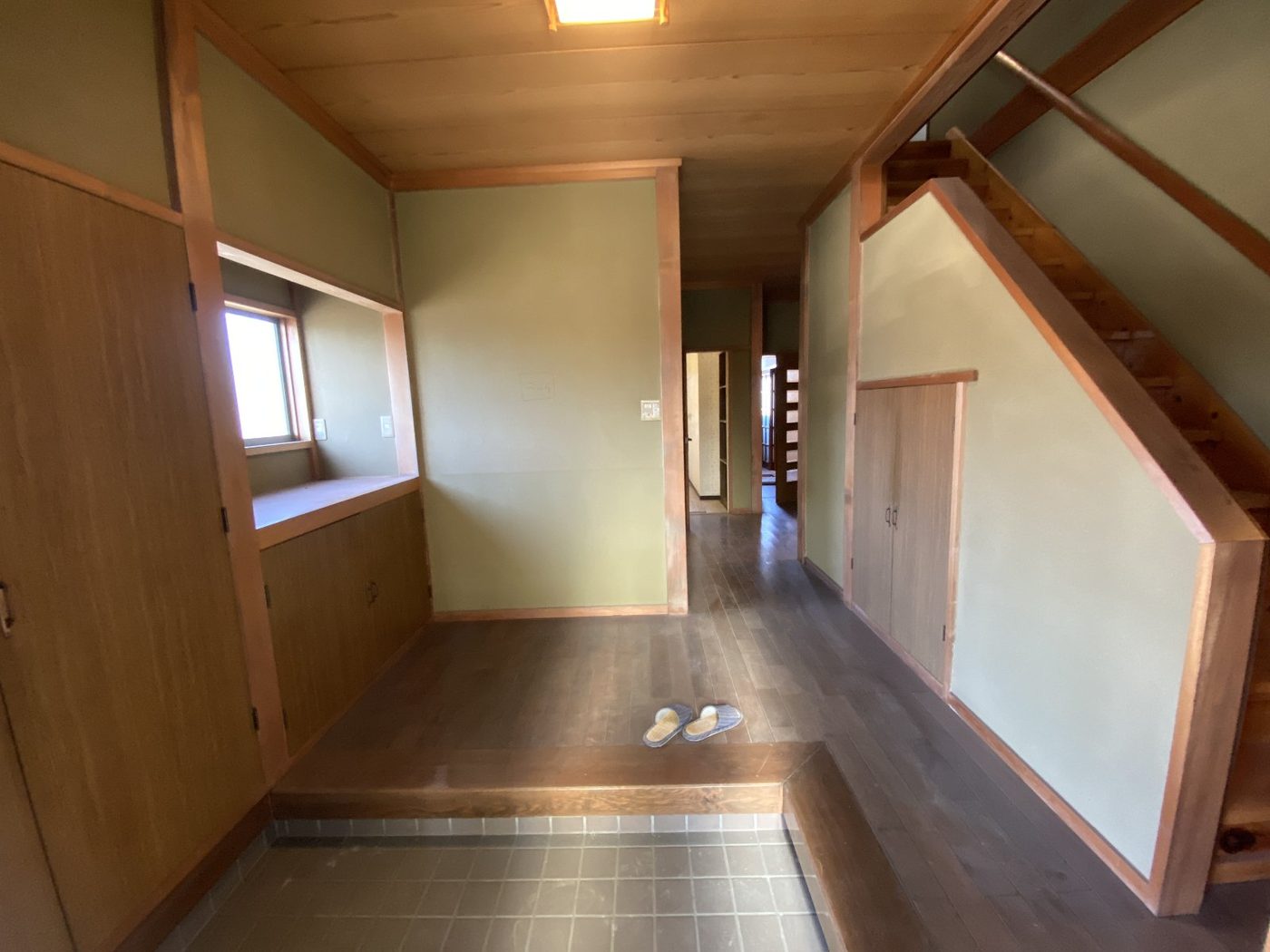 工事前・玄関ホール