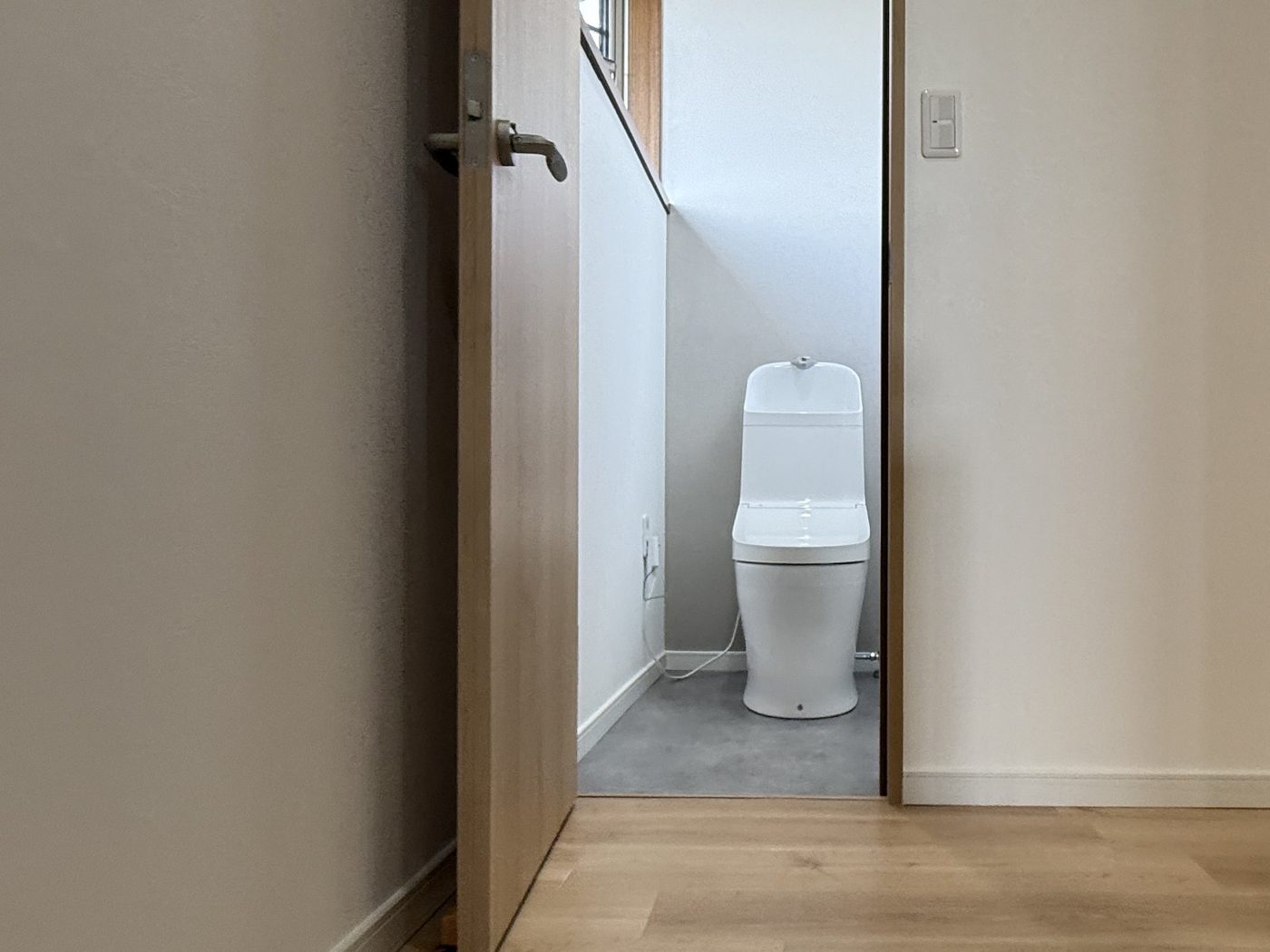 工事後・廊下からトイレへ